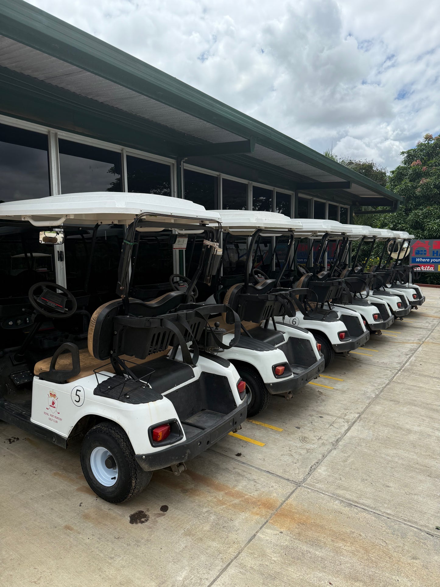 Royal Port Moresby Golf Club Tour