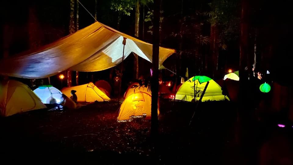 Sendero Kokoda y acampada nocturna