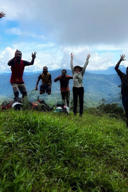 Sendero Kokoda y acampada nocturna