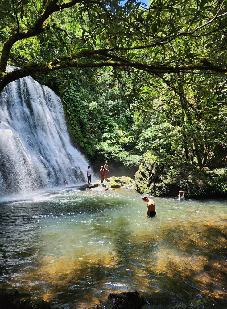 Excursión de un día a las cascadas de Overadobu